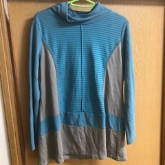 レディース　宇宙服みたいなトップス