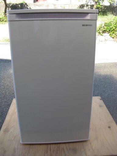 ★アイリスオーヤマ　　冷凍庫　　IUSD-6A-W       60L　　２０１９年製　　　美品