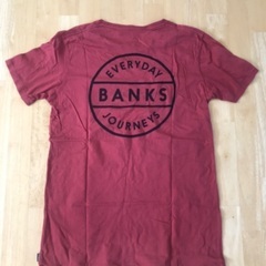 BANKS Tシャツ