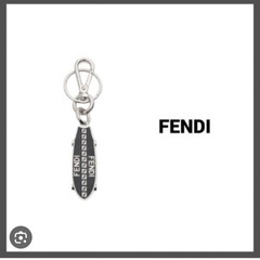 FENDI ブラックキーチャーム