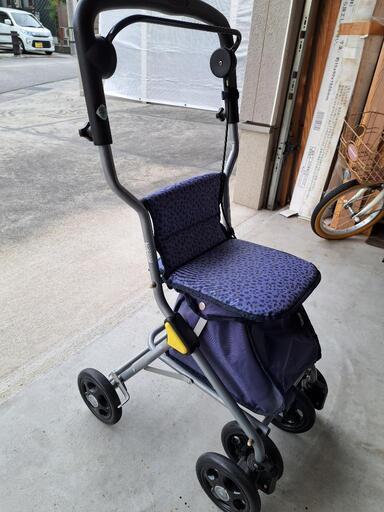 新品未使用　手押し車(シルバーカー)