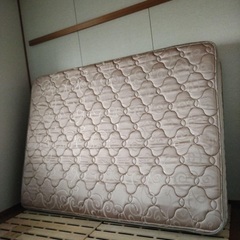 10数万円のダブルマットレス