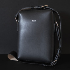 【超美品】Lui's レザーショルダーバッグ