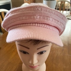 アクリル100%ピンクの可愛い帽子