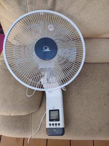 壁掛け扇風機