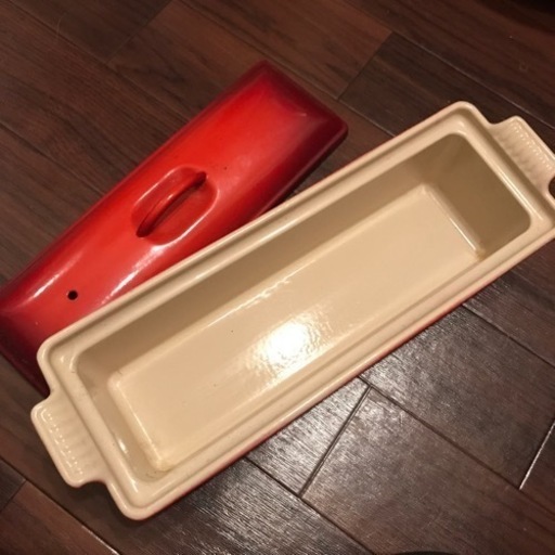 廃盤品✰　ルクルーゼ　テリーヌ型　レッド　32cm Amazon｜ルクルーゼ テリーヌ レクタ 32cm 鋳物 ホーロー 耐熱