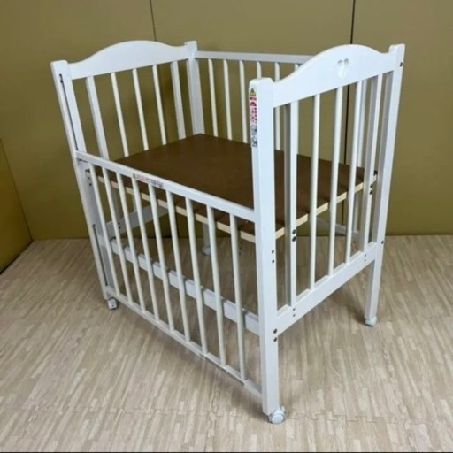 ベビーベッド ホワイト（石崎家具）