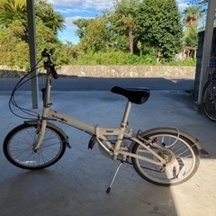 受付停止中。折りたたみ自転車です。