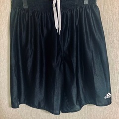 adidasショートパンツ、ハーフパンツ