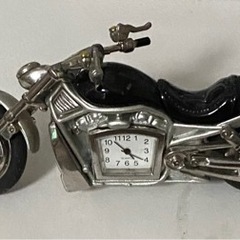 時計付き　金属製バイク