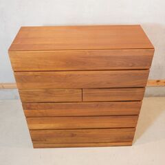 TAKANO MOKKOU(高野木工)のLECCE(レッチェ)ウォールナット材 6段ハイチェスト。シンプルなデザインが素材の魅力を引き立て、ウォールナット材は温もりのある落ち着いた印象を与える洋タンスDG503