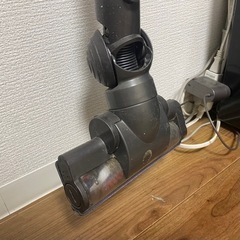 Dyson ダイソン　サイクロン掃除機　壁掛けホルダー付き