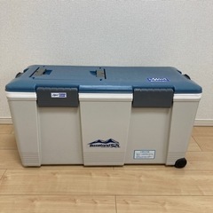 クーラーボックス　52L