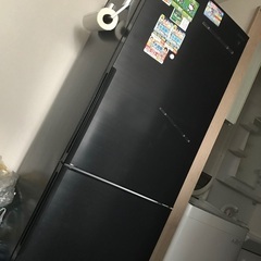 550Lくらいの冷蔵庫です