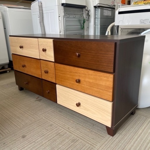 【美品‼️】大川家具(中村敬木工) 118cm幅3段ローチェスト タンス 衣類収納家具 木製マルチカラー♪