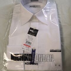 【未使用品】白のワイシャツ(格子状の折柄) 37-78