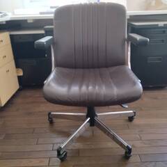 椅子1脚　革張り　西麻布　8月中　引き取りのみ