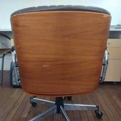 椅子1脚　革張り　西麻布　8月中　引き取りのみ