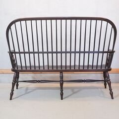 松本民芸家具のクラシックな＃513型ウィンザーチェア3人掛けです