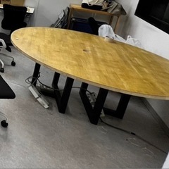 オフィス　丸テーブル