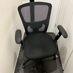 TOKIO オフィスチェア 椅子　メッシュ張り 肘付 ブラック