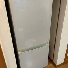 冷蔵庫　Sharp　135L