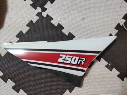 RZ250Rシングルシート RZ250R用のサイドカバー rz250 350用新品未塗装
