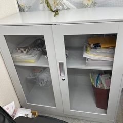 オフィス用キャビネット　書類庫　鍵付き　書類棚