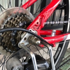 🔹クロスバイク🔹軽量アルミフレーム 7段「モーメンタム」