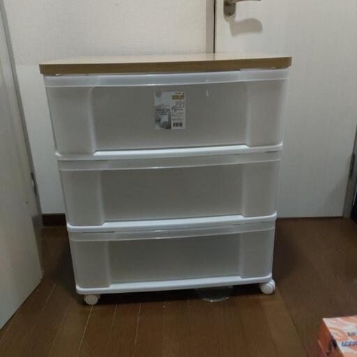 アイリスオーヤマ　キャスター付チェスト