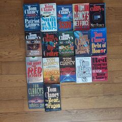 Tom Clancy paperback novels 17 b...