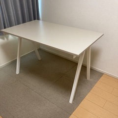 IKEA トロッテン　デスク　120cm × 70cm