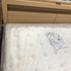 ニトリ　クイーンベッド　マットレスシミ有　ナチュラル