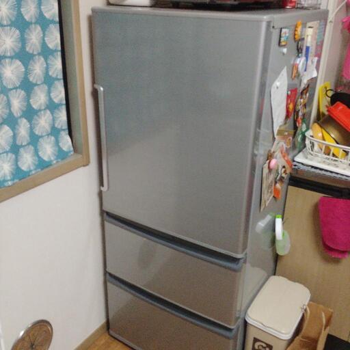 3ドア冷蔵庫　272L