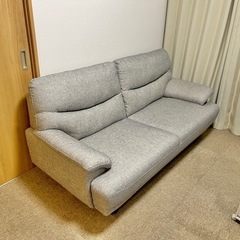 【値段相談あり・18ヶ月使用】ニトリ　3人掛けソファ