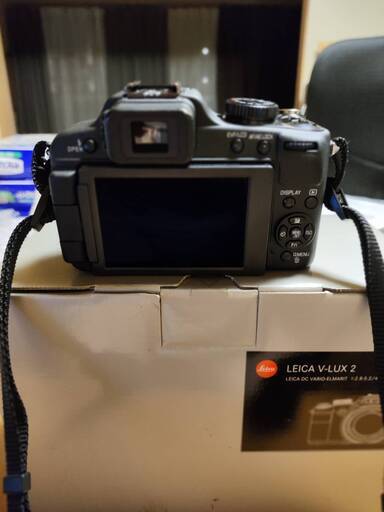 ★配送可能★　Leica V-Lux 2