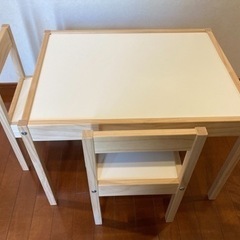 受け渡し者決定【最終価格・美品】IKEA LÄTT 子ども用テーブル