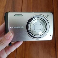 OLYMPUS　デジカメ、充電器　※訳あり