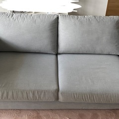 Ikea ソファ2人掛け(大きいので実際3人座れる)
