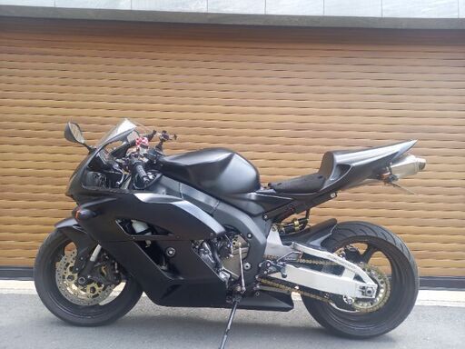 CBR1000RR　SC57　逆車　低走行　車検令和６年６月まで CBR1000RR SC57 逆車 低走行 車検令和6年6月まで