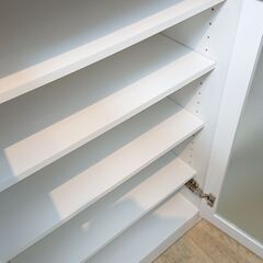 ハイタイプ キッチンカウンター 2枚扉 引出し1個 ダブルスライドテーブル 下扉1枚 コンセント2口 レンジボード レンジ台 キッチンボード ホワイト 鏡面仕上げ 棚板可動式■横幅100cm×奥行45cm×高さ114cm■近隣配送無料 買取帝国 朝霞店