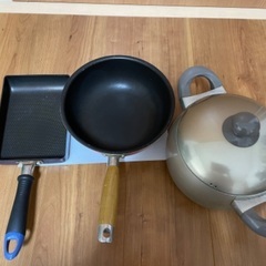 両手鍋、片手鍋、卵焼き器の3点セット