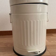 ニトリ ペダルペールソフトクローズ 5L アイボリー