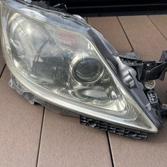 LS460前期ヘッドライト