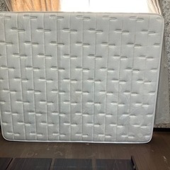 アレッタ　クイーンベッド　20万くらい。