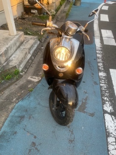 今でも通勤に使っていますので問題無いですが擦り傷が多いです。