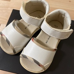 Burberry 13センチ　女児サンダル