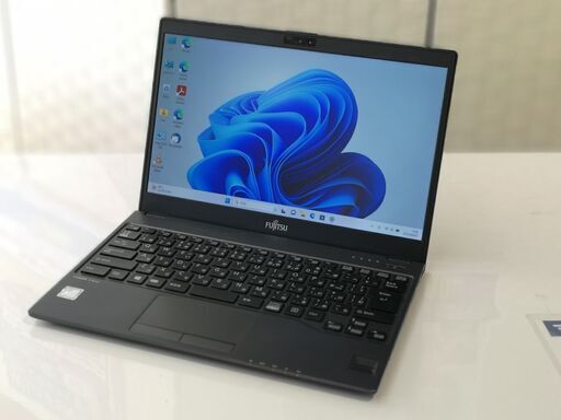 薄型で格好いい！富士通 LIFEBOOK U938/S （Core i5 7300U 2.6GHz/メモリ 8GB/SSD 128GB/Windows11 Pro 23H2）\t
