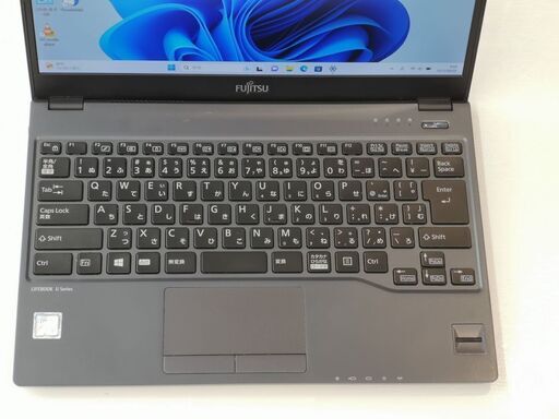 薄型で格好いい！富士通 LIFEBOOK U938/S （Core i5 7300U 2.6