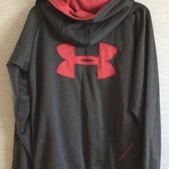 UNDER ARMOUR パーカー